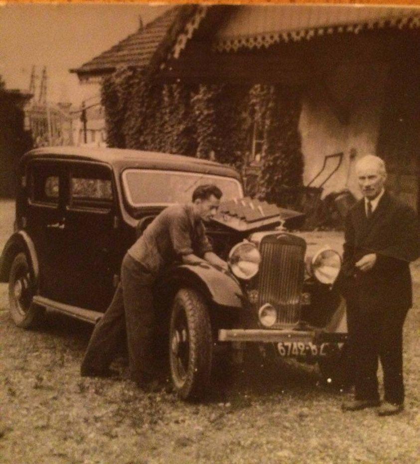 1947 la maison entrée du château Ernest le chauffeur de Mr de Fontaines et Hélène Vieillard