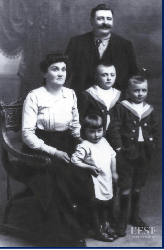 Ernest et Marthe Viotti vers 1919 avec Roger, Maurice et Suzanne