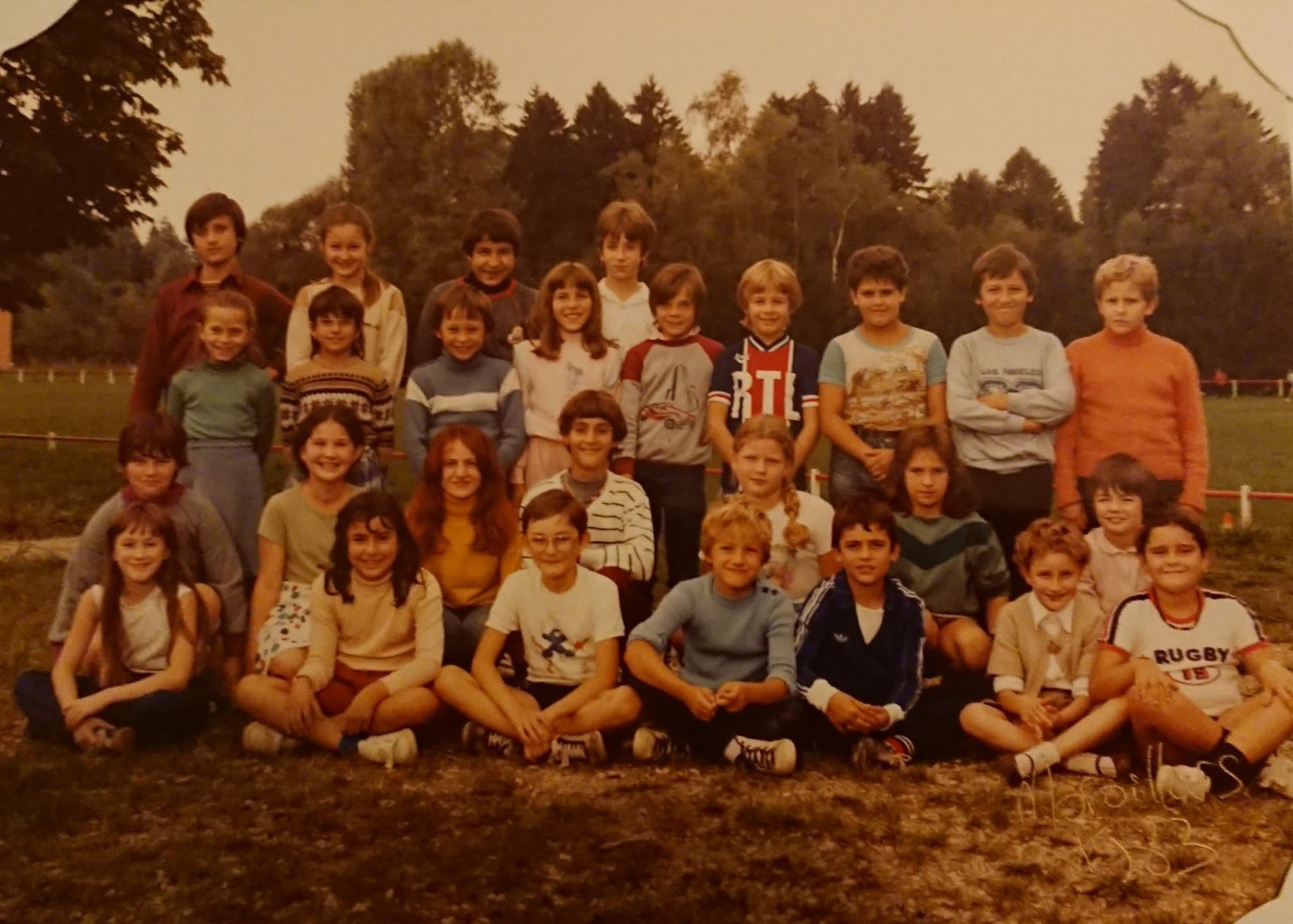 1983 -      HAUT  -      1 ?     , Nathalie Schlatter , Nordine Boudnine  , Stéphanie Renaud . -      Hoffmann Nathalie , Sophie Carnicer , Fabien Pouppart , Stef Santos , Michelat Jean marc , David Meyer , Georges Gutleben , Vincent Haffner , Jean Claude Gutleben (guty) -     BAS    -    14  ?   , Christelle Tisserant , 16   ?  , Christophe Chaigne Estelle bouvier , Sandra Handlos , Frédéric renard -     Sandrine Colney ,Virginie Gaspard , Alexandre Marseu , Jérôme Roupsy , Christophe Camozzi  ,  Frederique Camozzi , Karine Rebichon .