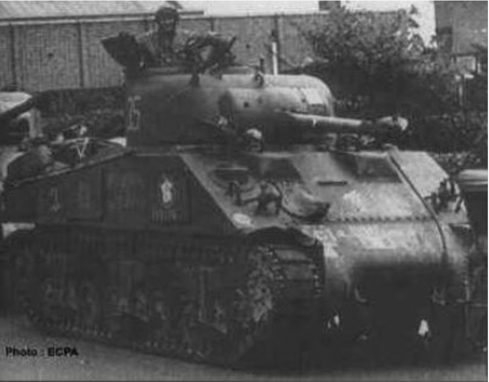 Sherman M4A2 n°35 char du S/Lt Poole Détruit par un PAK75 le 19 novembre 1944 à Morvillars. Un mort et deux blessés parmi l'équipage.