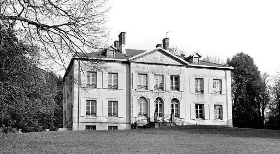 Construite entre 1840 et 1844 pour Juvénal Viellard et sa femme Laure Migeon ,Il s'agit de la première demeure patronale édifiée par la famille Viellard-Migeon.