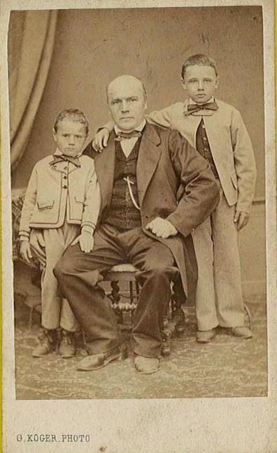 Faivet Joseph 1826 1908 . Maréchal Ferrand - Chainetier avec ses 2 fils Émile le Puiné et Pierre